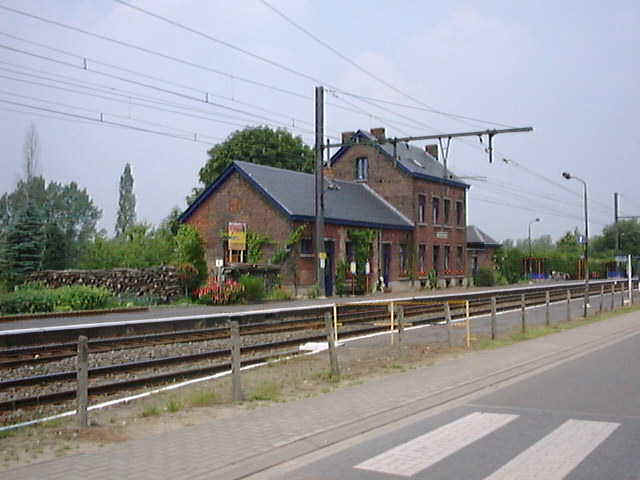 stationOH.JPG (44121 bytes)